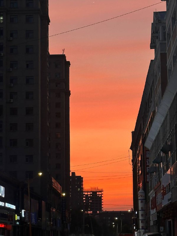 生活分享活动投稿夕阳&黄昏By. mo no⛱️标签：#活动 #摄影🌠频道：@ArgunRiver🌌投稿：@ArgunRiver_bot