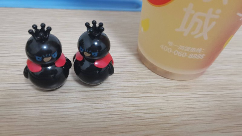 生活分享活动投稿一杯5元的糯香柠檬🍋茶🍵，2元买了两个黑色限定款雪王不倒翁，童心未泯的我🥰By. @Depressed_LeslieAlexander⛱️标签：#活动 #生活🌠频道：@ArgunRiver🌌投稿：@ArgunRiver_bot