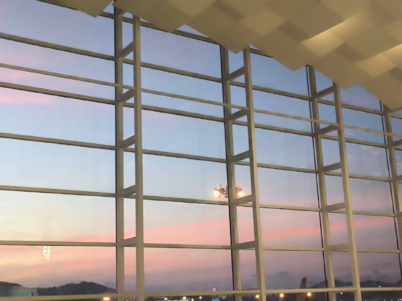 生活分享深圳宝安国际机场/甘肃By. @FangZeXia⛱️标签： #生活 #摄影🌠频道：@ArgunRiver🌌投稿：@ArgunRiver_bot