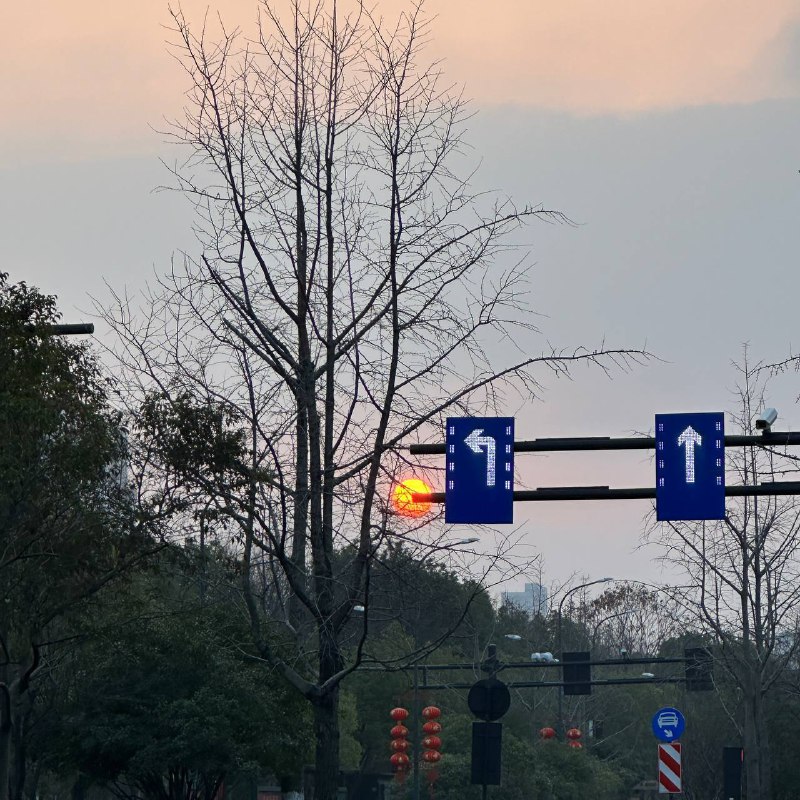 生活分享活动投稿夕阳&黄昏By. mo no⛱️标签：#活动 #摄影🌠频道：@ArgunRiver🌌投稿：@ArgunRiver_bot