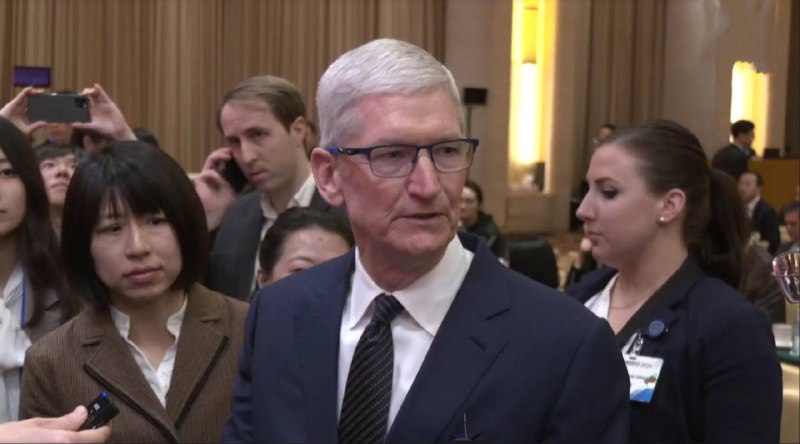 苹果Vision Pro将在中国大陆上市中国发展高层论坛2024年年会现场，苹果公司首席执行官蒂姆·库克回应记者提问时表示，苹果公司的Apple Vision Pro头显产品将在今年年内于中国市场上市